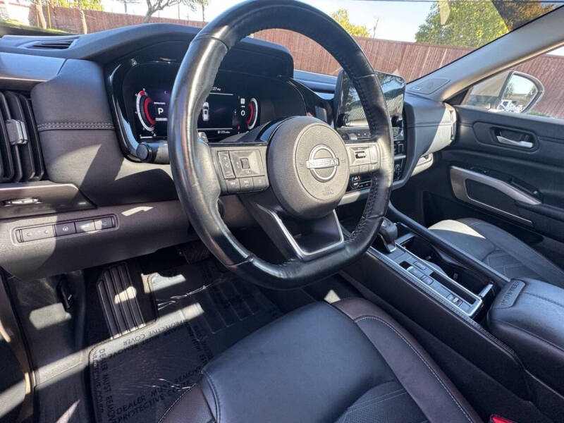 2024 Nissan Pathfinder Platinum