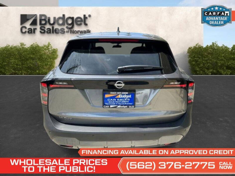 2025 Nissan Kicks SV