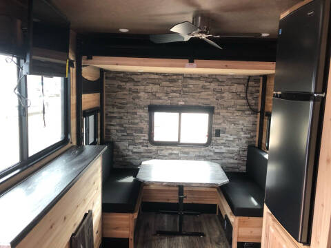 2022 Glacier 17’ RV EXPLORER