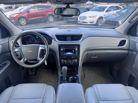 2017 Chevrolet Traverse LT