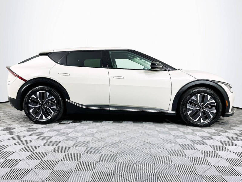 2024 Kia EV6 Light