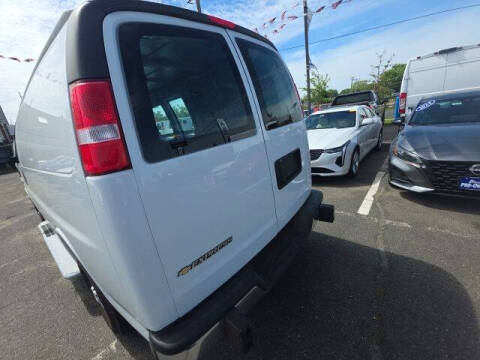 2024 Chevrolet Express 2500
