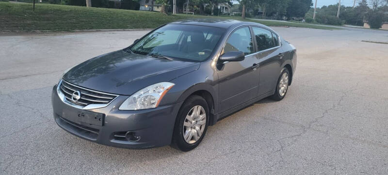 2012 Nissan Altima for sale at EXPRESS MOTORS in Grandview MO