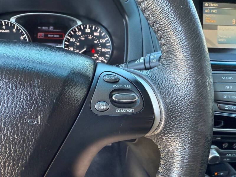 2016 Nissan Pathfinder SV