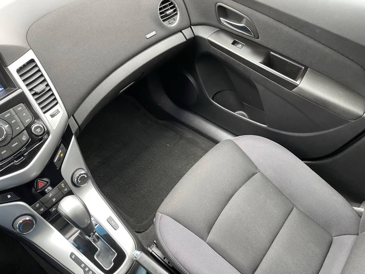 2014 Chevrolet Cruze photo 21
