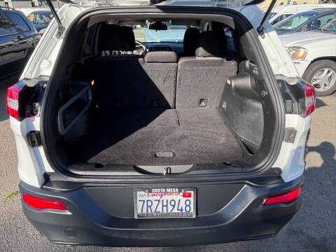 2016 Jeep Cherokee Sport