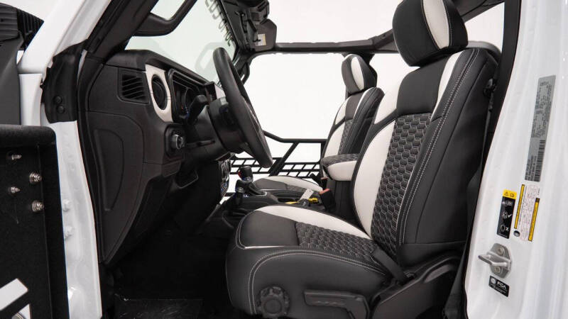 2025 Jeep Gladiator NightHawk