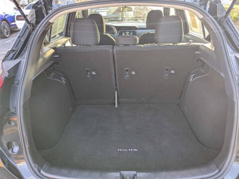 2024 Nissan Kicks SR