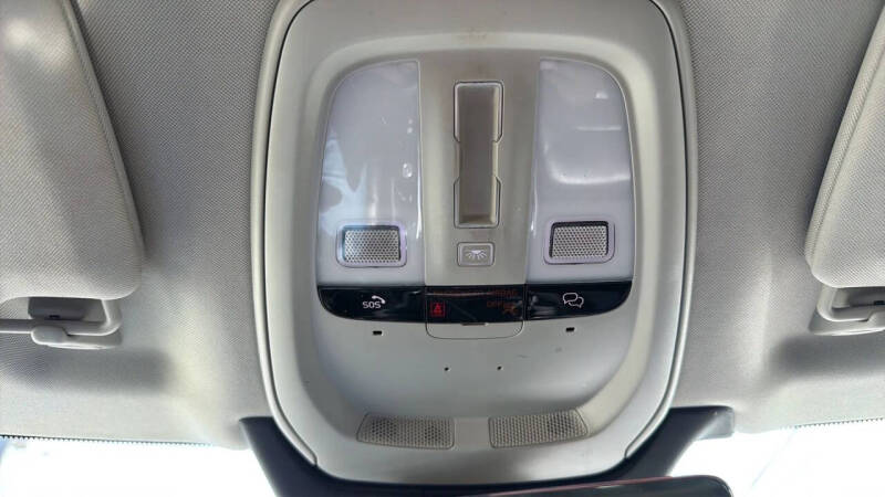 2023 Volvo XC90 B5 Core