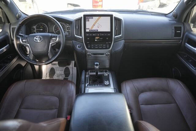 2018 Toyota Land Cruiser