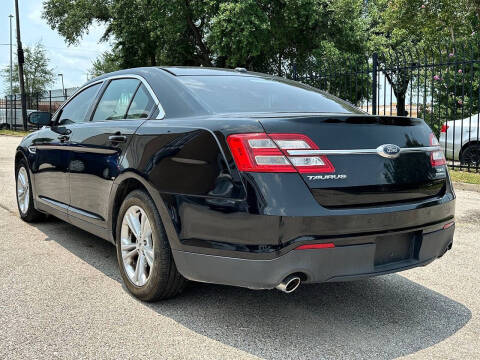 2018 Ford Taurus SEL