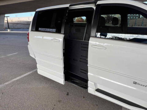 2012 Dodge Grand Caravan Crew