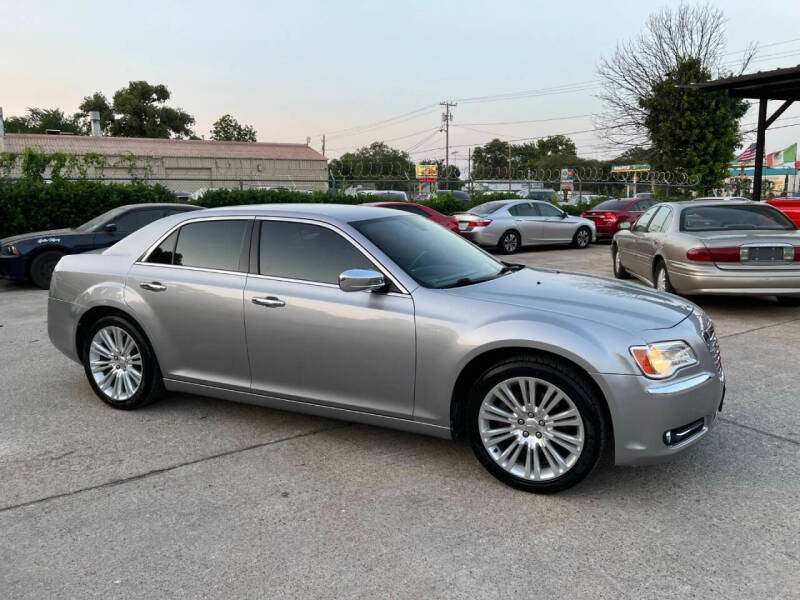 2011 Chrysler 300 C