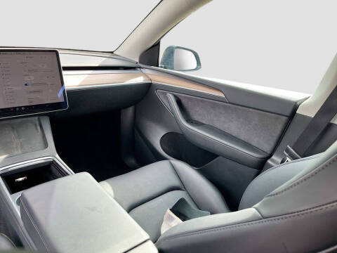 2025 Tesla Model Y Long Range