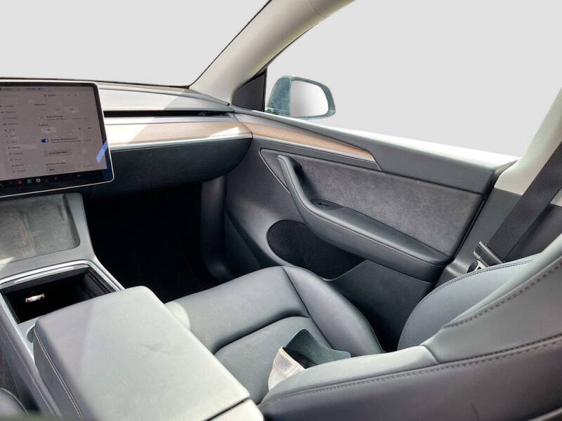 2025 Tesla Model Y Long Range