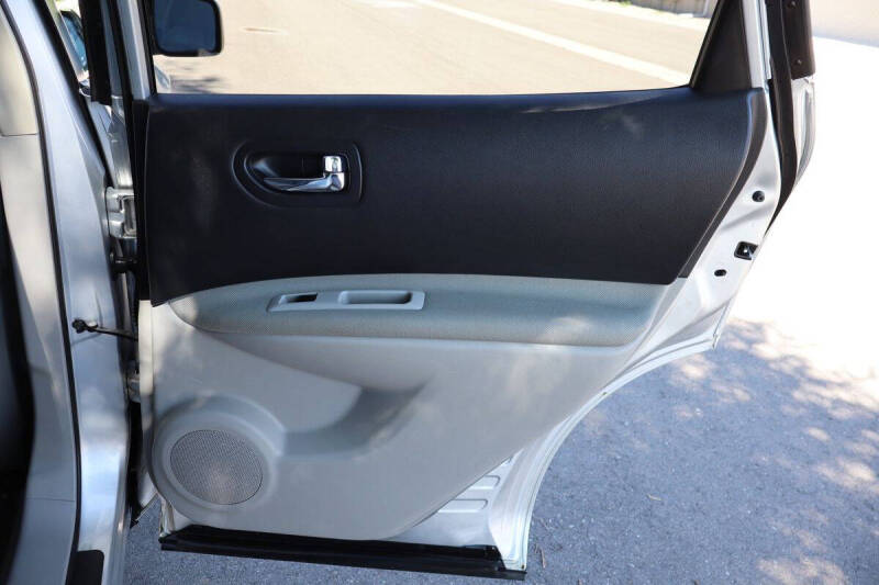 2011 Nissan Rogue SV