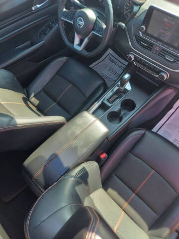 2021 Nissan Altima 2.0 SR