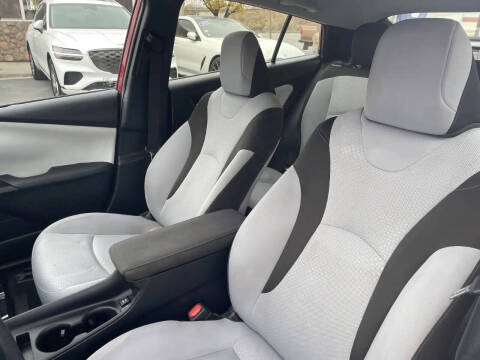 2020 Toyota Prius LE