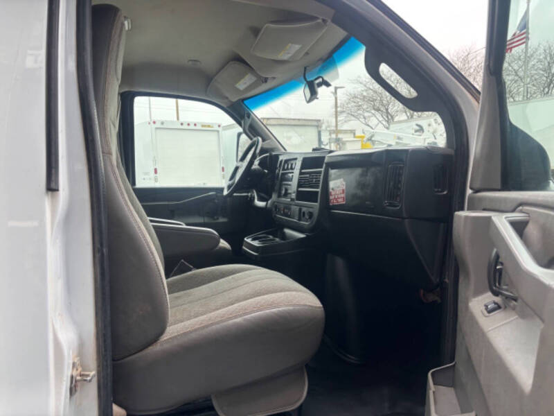 2020 Chevrolet Express FedEx Box Van