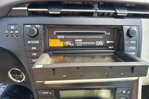 2010 Toyota Prius III