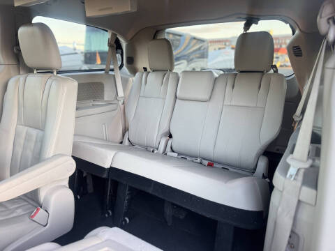 2013 Chrysler Town and Country Touring