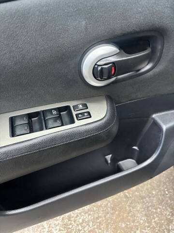 2011 Nissan Versa 1.8 SL
