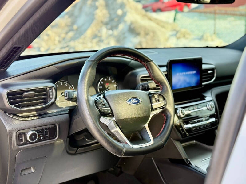 2023 Ford Explorer ST-Line