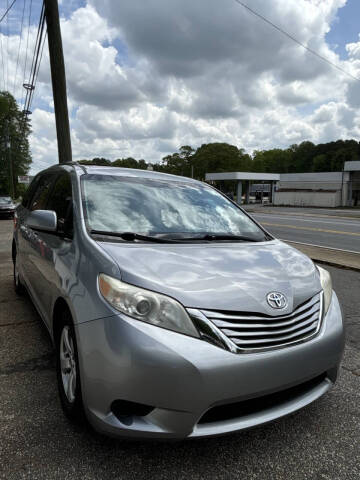 2015 Toyota Sienna LE 8-Passenger