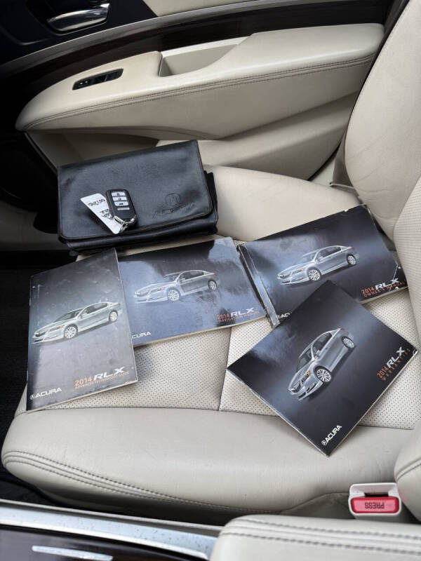 2014 Acura RLX w/Advance