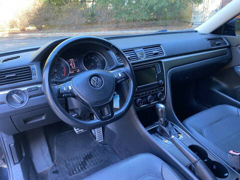 2017 Volkswagen Passat 1.8T R-Line
