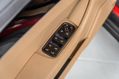 2018 Porsche Panamera 4