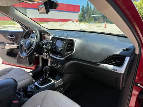 2017 Jeep Cherokee Sport
