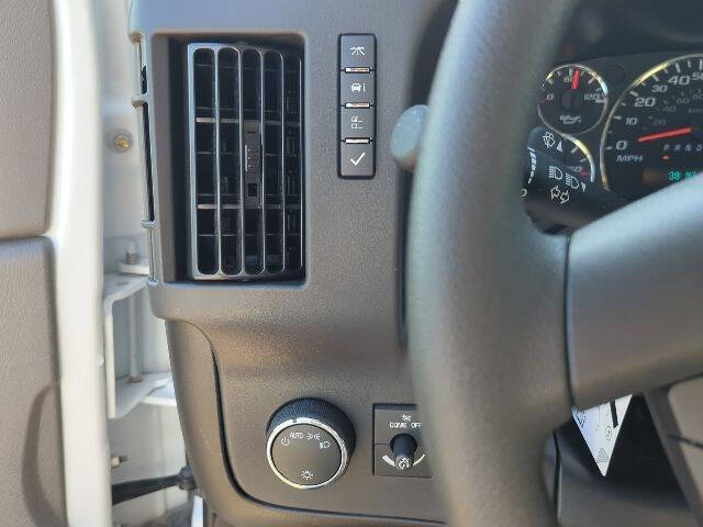 2025 Chevrolet Express 2500