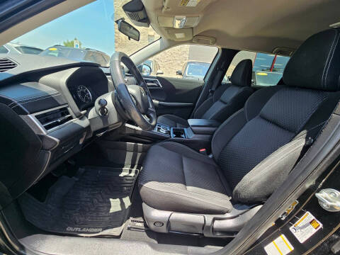 2022 Mitsubishi Outlander ES