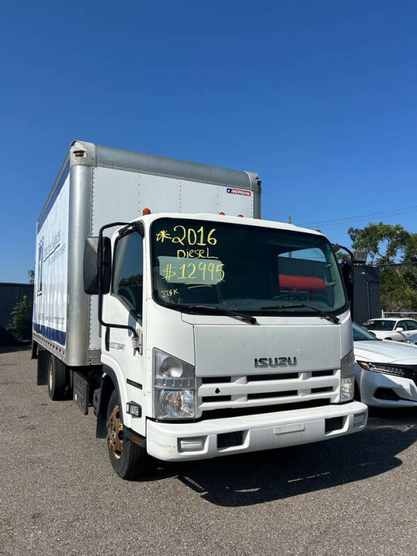 2016 Isuzu NPR HD null photo 2