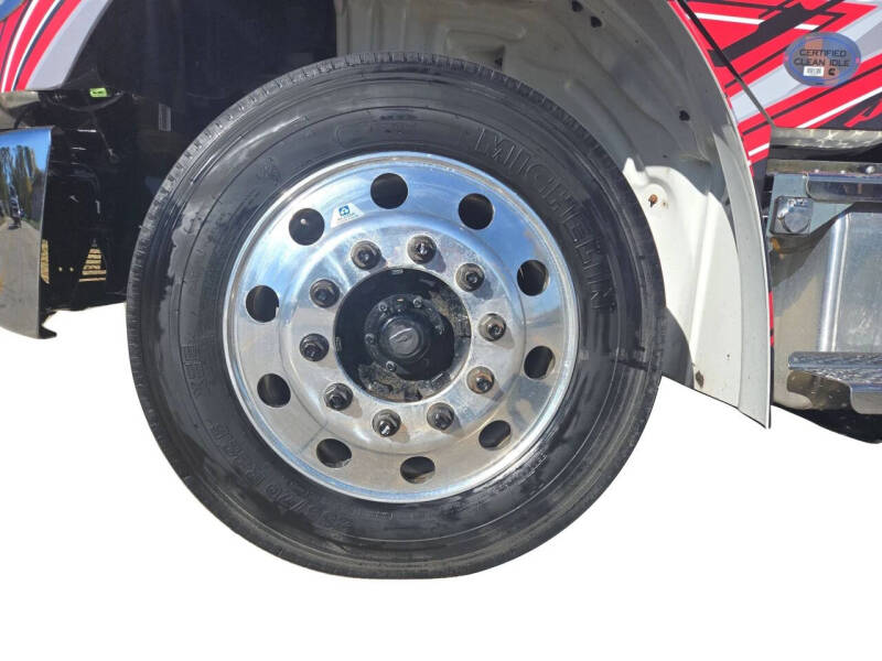 2022 Freightliner M2 106