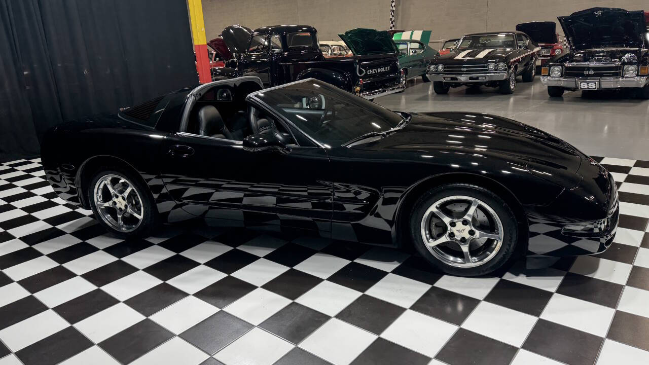 2004 Chevrolet Corvette 12