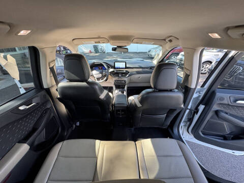 2020 Ford Escape Titanium