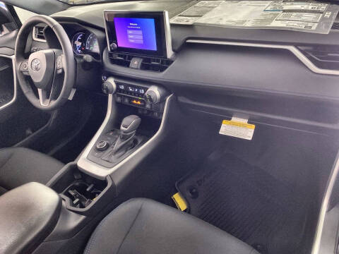 2024 Toyota RAV4 Hybrid SE