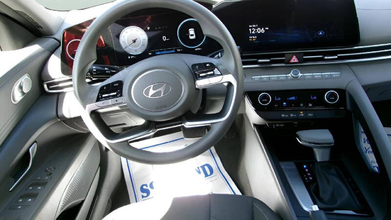 2024 Hyundai Elantra SEL