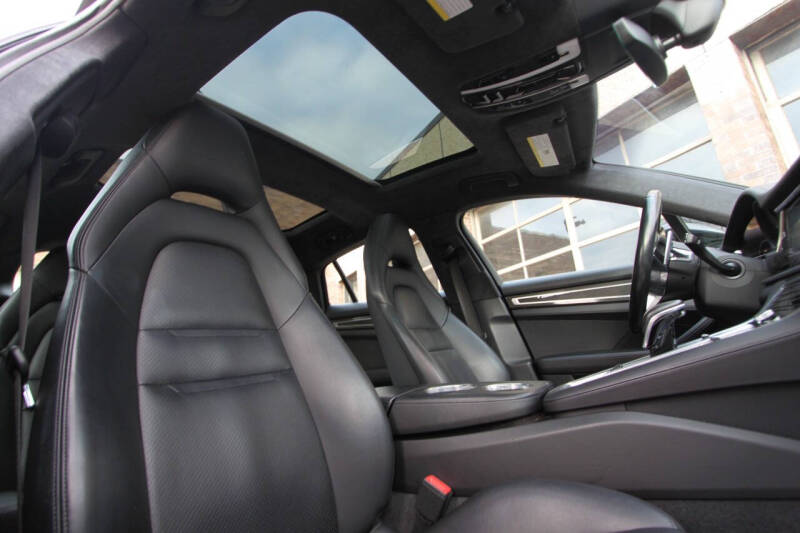 2017 Porsche Panamera Turbo