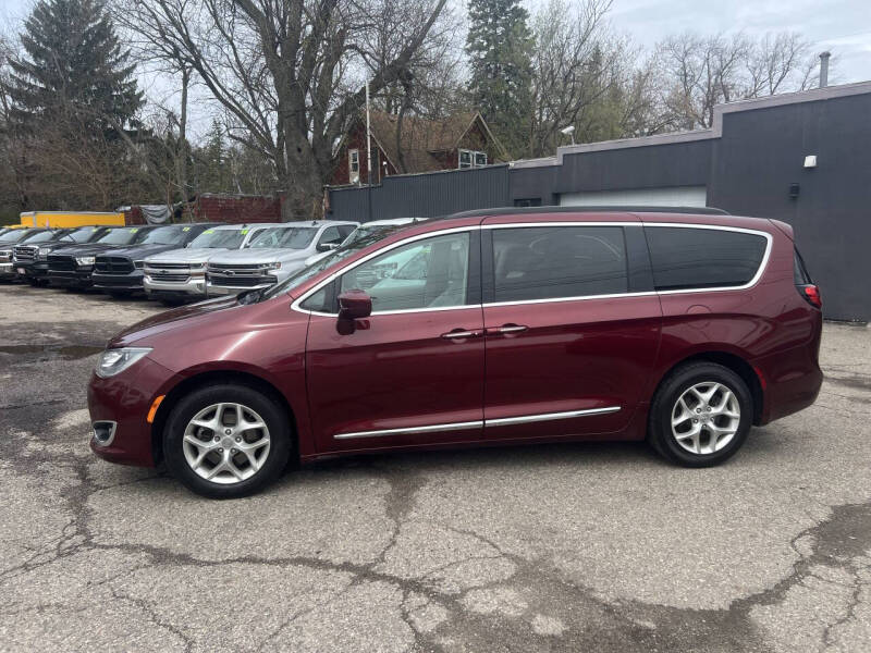 2017 Chrysler Pacifica Touring-L