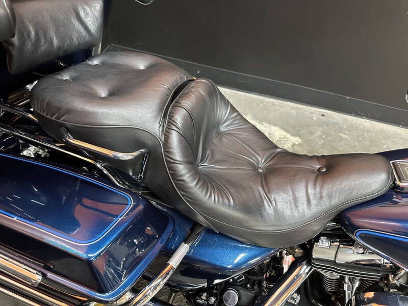 2001 Harley-Davidson® FLHTC - Electra Glide® Cl