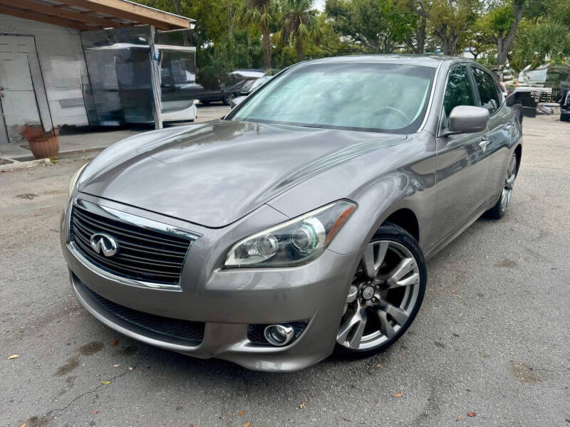 2012 Infiniti M56