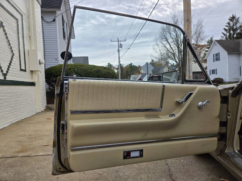 1966 Ford Thunderbird