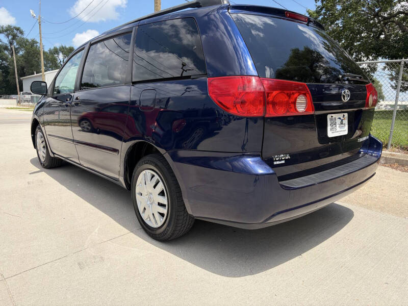 2007 Toyota Sienna LE 7-Passenger