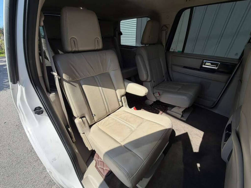 2017 Lincoln Navigator Select