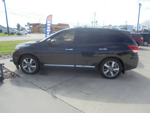 2015 Nissan Pathfinder for sale at BUDGET MOTORS in Aransas Pass TX