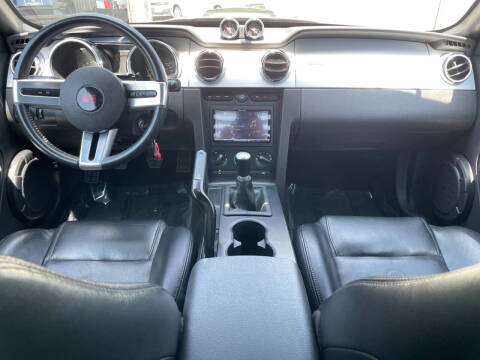 2006 Ford Mustang GT Deluxe