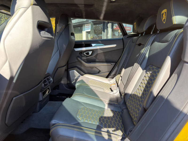 2020 Lamborghini Urus